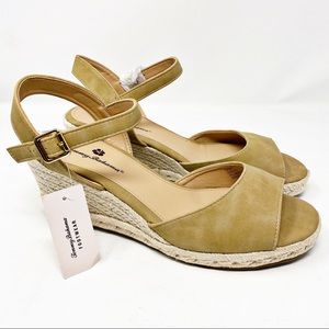 NWT Tommy Bahama Wedge Espadrilles Sandals